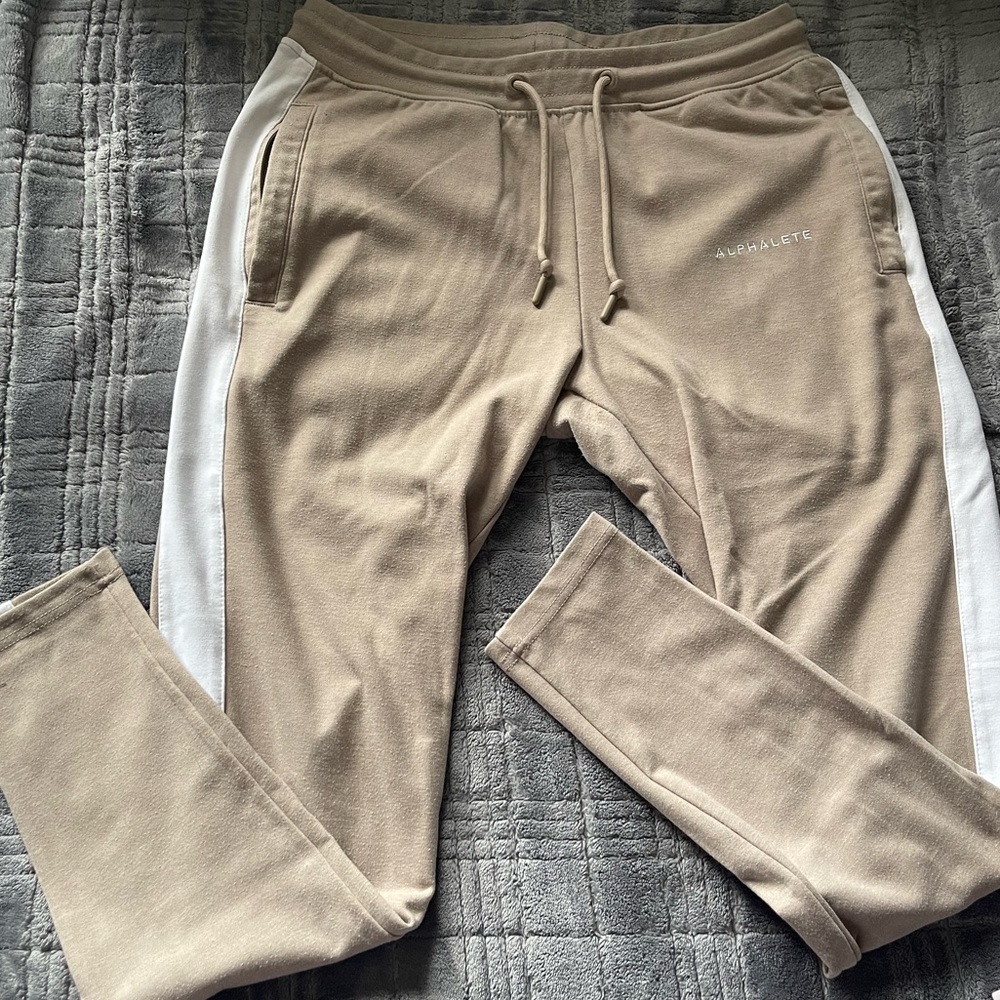 Alphalete joggers size Medium